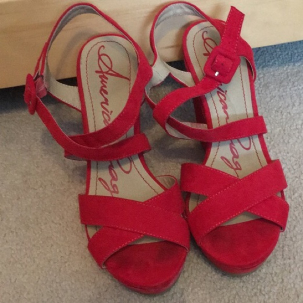 Red wedges